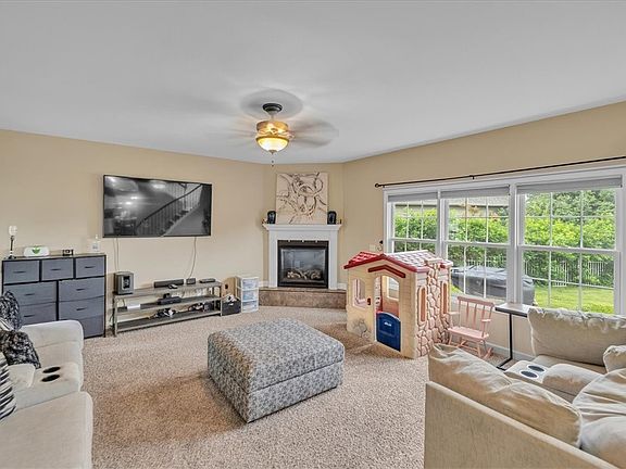 4th image of 1618 English Oak Dr