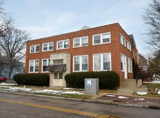 255 N Spring St APT 4, Elgin, IL 60120