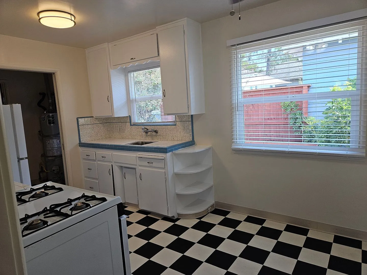 244 to 250 - Charming Retro Cottages — Photo 4