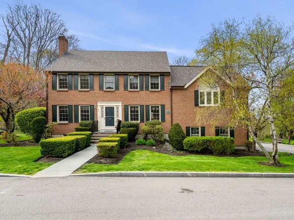 333 Brush Hill Rd Unit B1, Milton, MA 02186