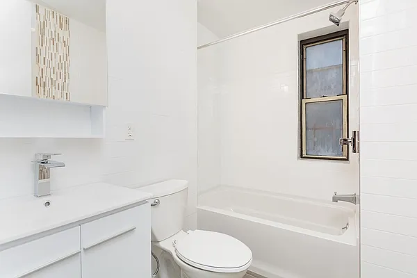 Rented by Clove Realty LLC | media 27