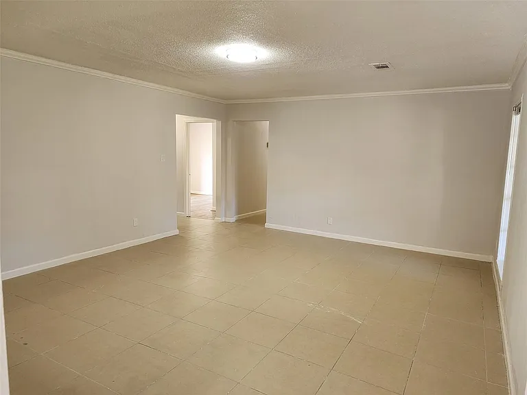 8531 Hiawatha Dr — Photo 5
