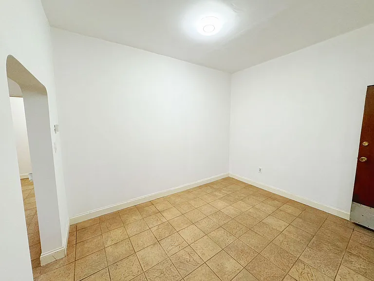 3612 S Wood St #1R — Photo 5