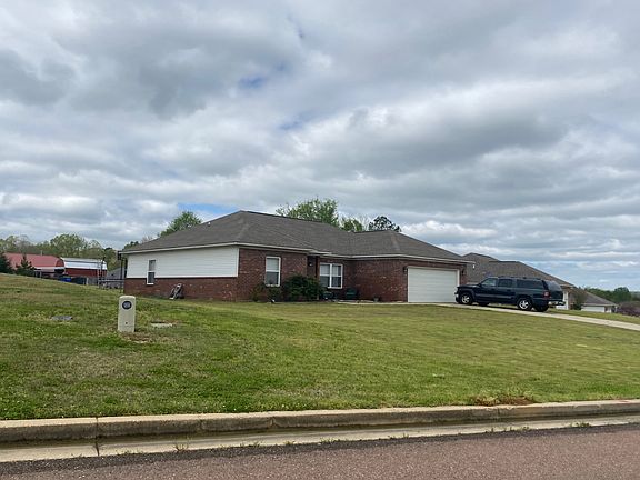 3rd image of 144 Shelbi Dr