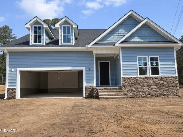 100 Tower Street, Southern Pines, NC 28387