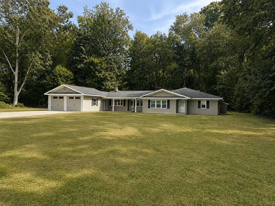 549 Forest Rd