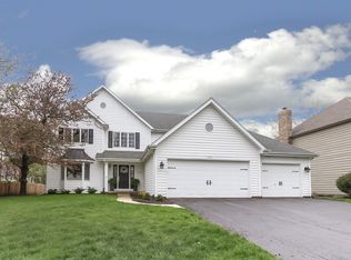 1520 Saranell Ave, Naperville, IL 60540