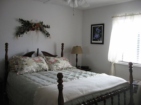 3rd image of 3229 Bunting Ave