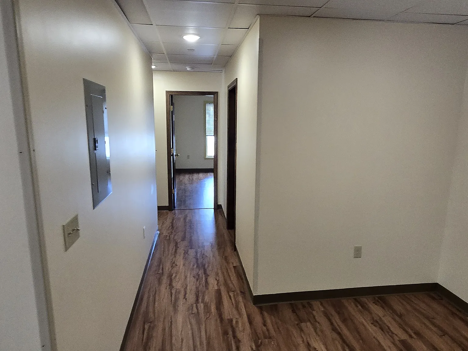 3 bed, 1100 sqft, $2,650 — Photo 4