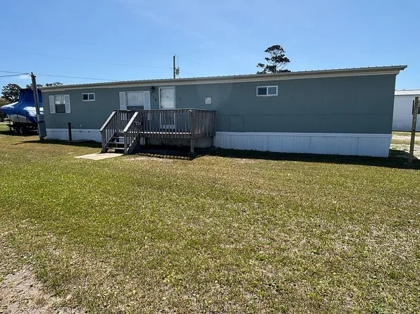 220 Willis Dr, Harkers Island, NC 28531