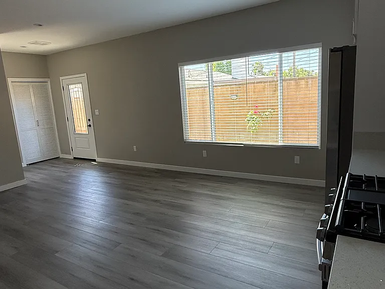 7829 Vicky Ave — Photo 6