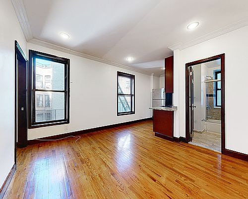 3rd image of 315 W 115th St #5FL1