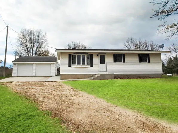 1915 Honey Creek Rd, Manchester, IA 52057
