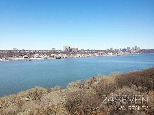 Rented by 24 7 NYC Realty Inc. | media 16