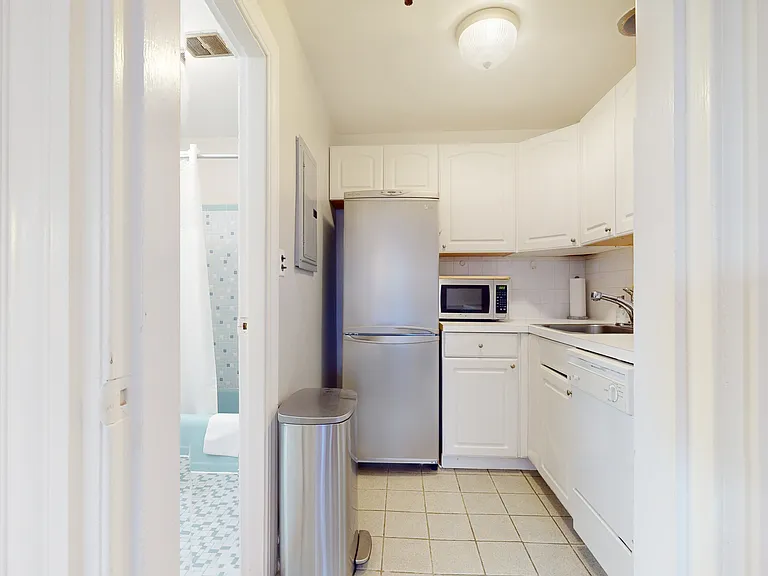 144 Commonwealth Ave #8 — Photo 10