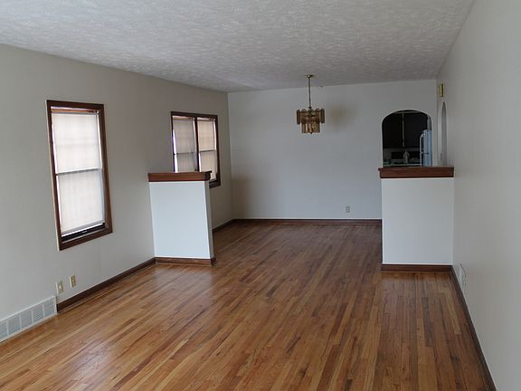 5th image of 3122 Avenue E
