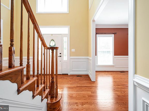 5th image of 63 Alderwood Dr