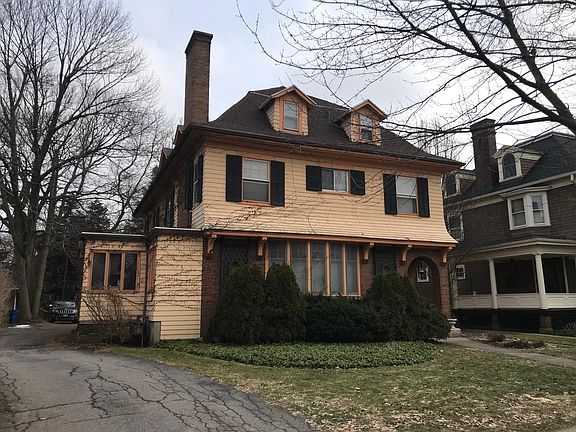 2nd image of 70 Westminster Rd APT 5