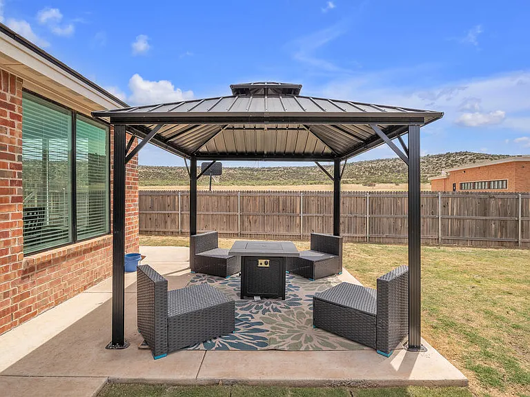 2726 Shirley Dr — Photo 35