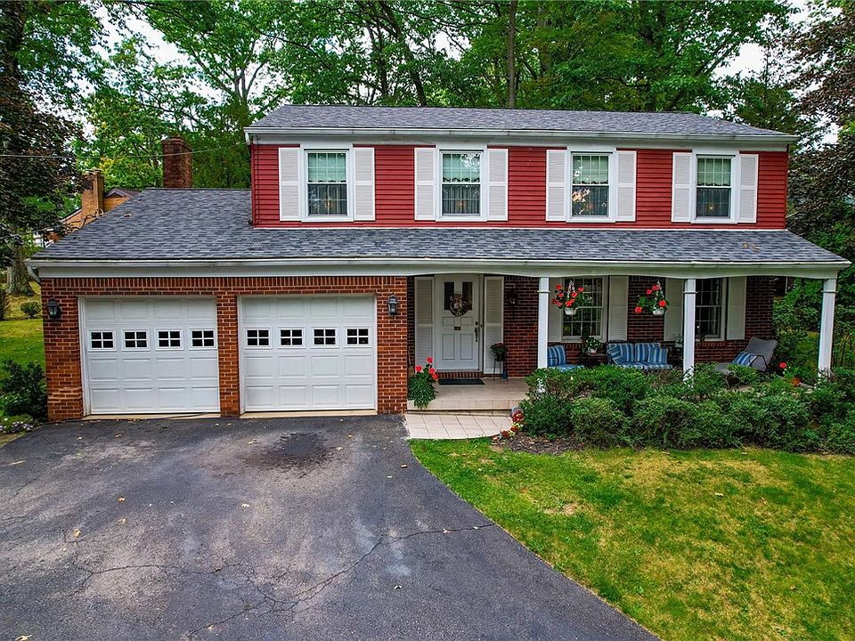 1st image of 124 Thornwood Dr