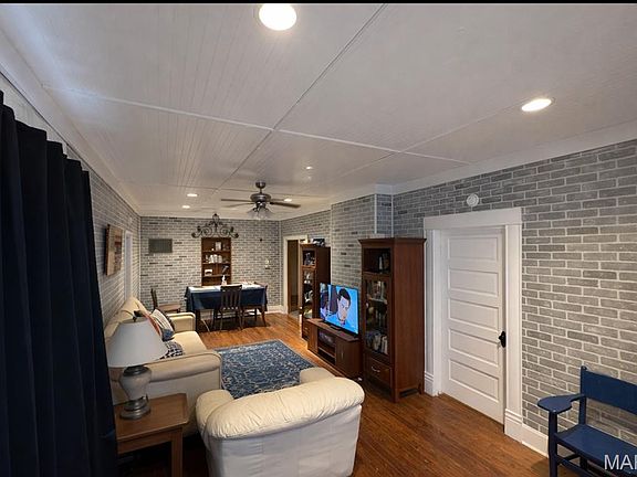 2nd image of 206 Rhoda St