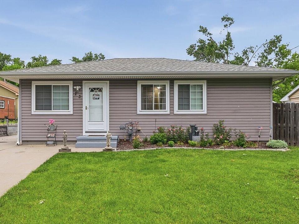 1st image of 23 Arnold Ave