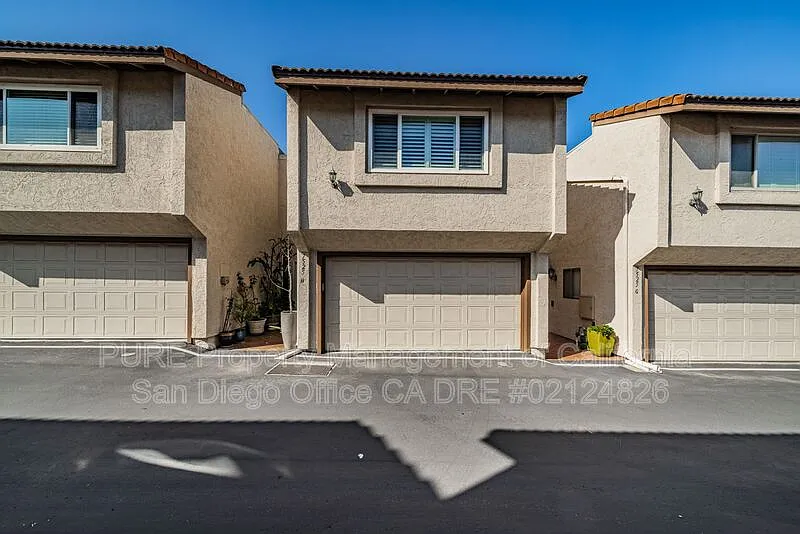 2 bed, 2.5 bath, 1722 sqft, $4,195 — Photo 2
