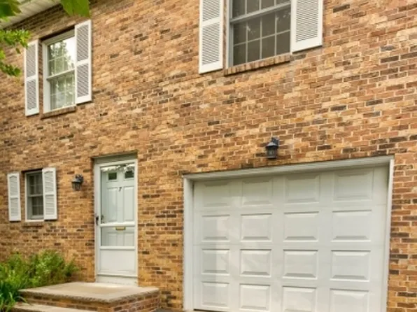 7 Jaime Ct, Parsippany-Troy Hills Twp., NJ 07950