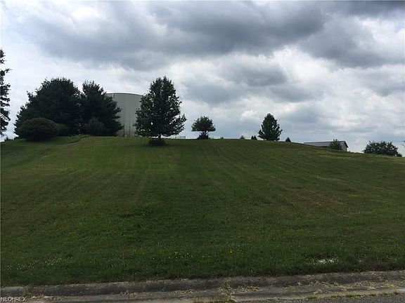 2nd image of 10586 Laurens Dr NE