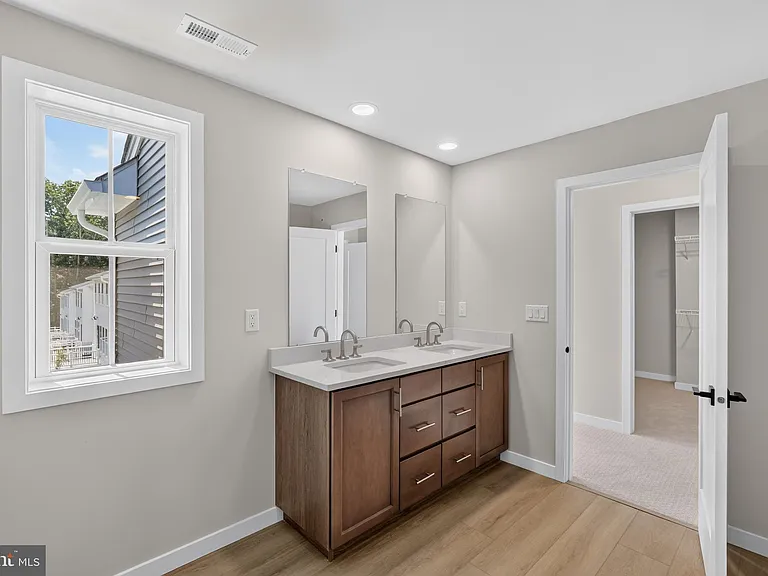 44 Grayson Ln — Photo 15