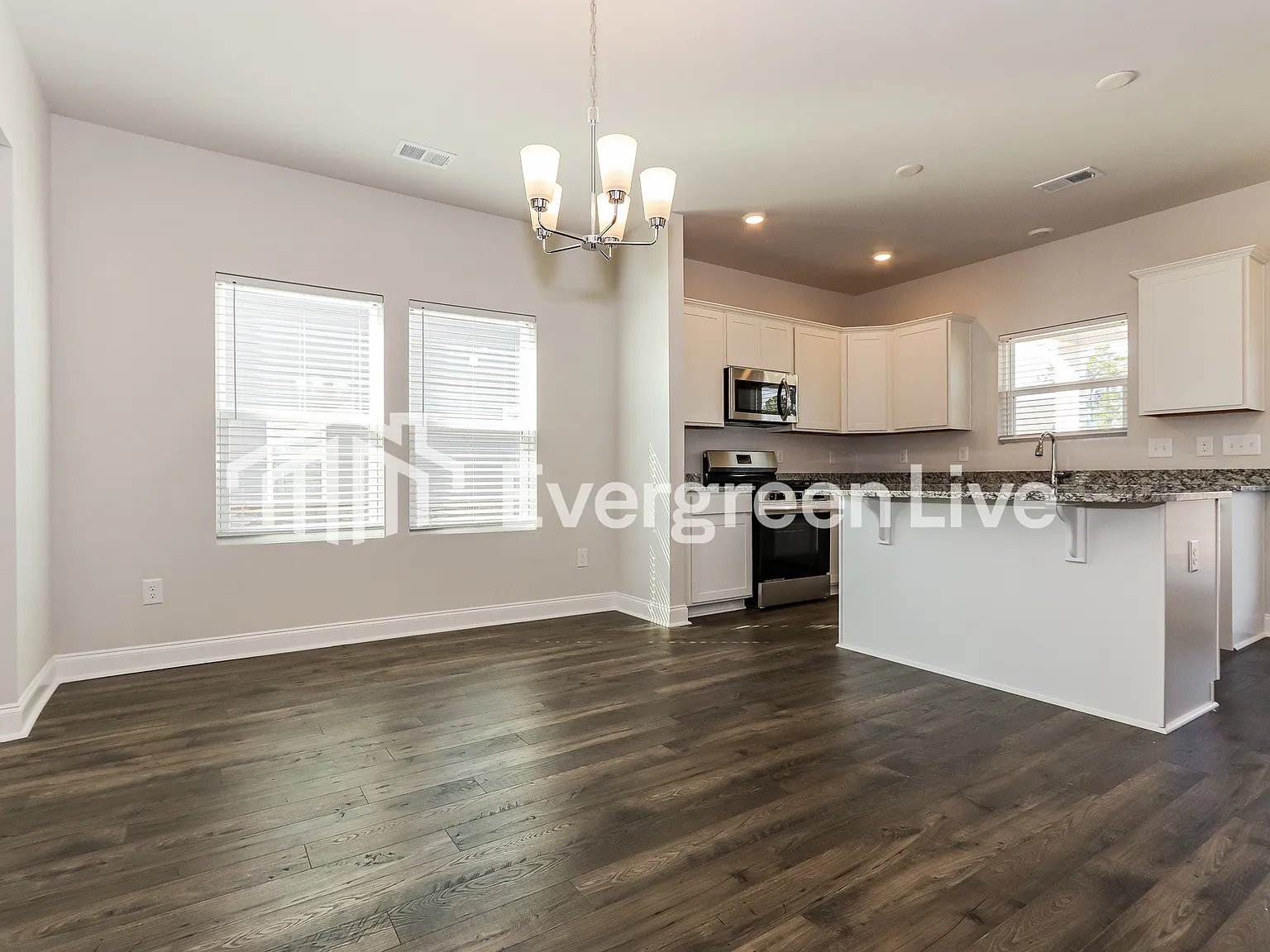 4 bed, 2.0 bath, 1982 sqft, $1,845 — Photo 3