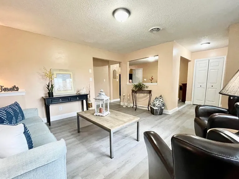 16 Wardola Dr — Photo 2