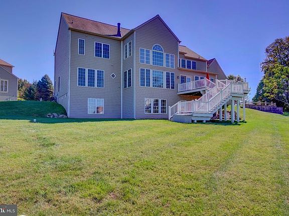2nd image of 78 Hollow Dr