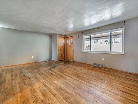 5th image of 2102 Rockledge St