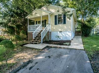 1808 3rd St, Waynesboro, VA 22980