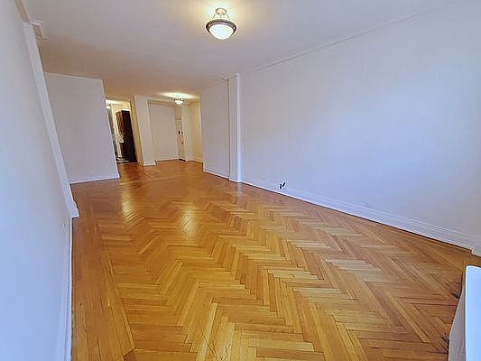 4th image of 680 W End Ave #12-D