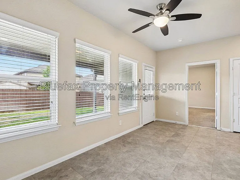 1807 Golden Maple — Photo 27