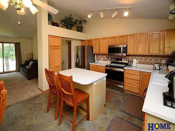 5th image of 451 W Carrine Dr