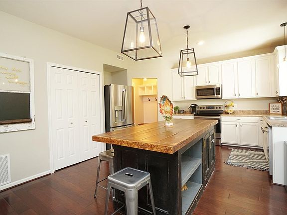 3rd image of 5065 Snow Valley Ln