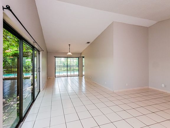 4th image of 8362 Shadow Wood Blvd