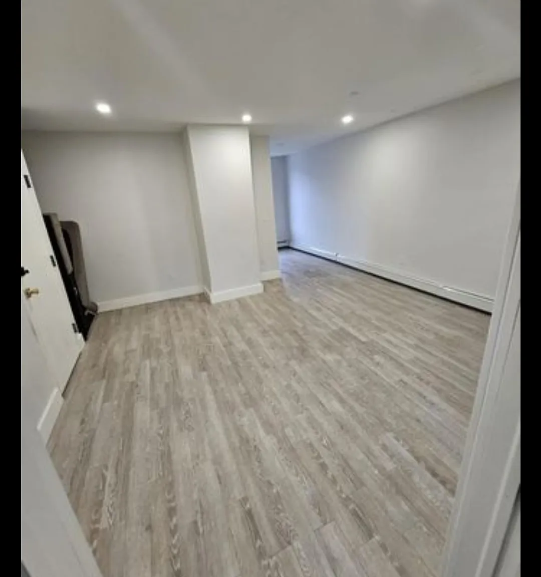 3 bed, $2,500 — Photo 2