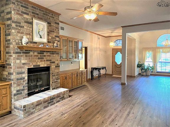 5th image of 3103 Lombard Dr