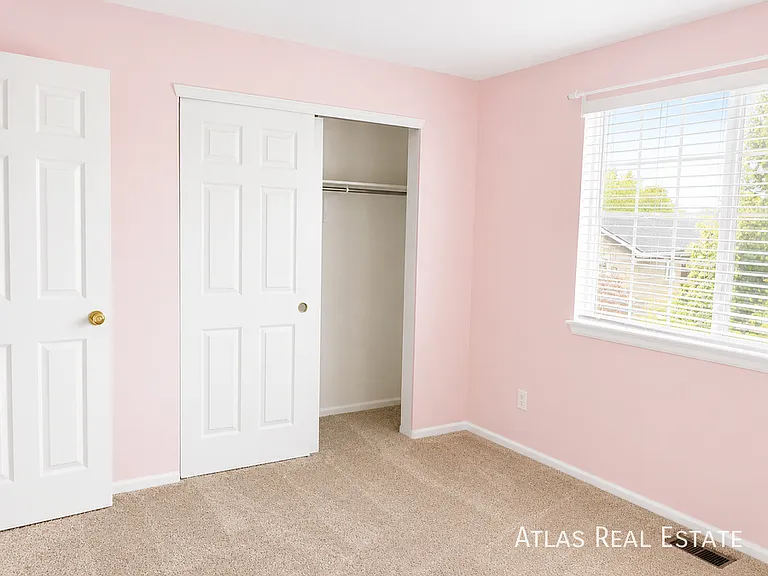 1071 Thornbury Pl — Photo 12