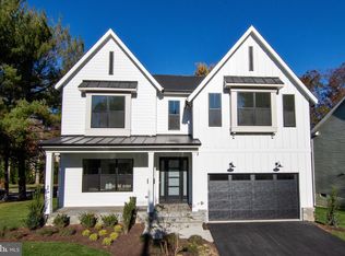 1002 Hillcrest Dr SW, Vienna, VA 22180