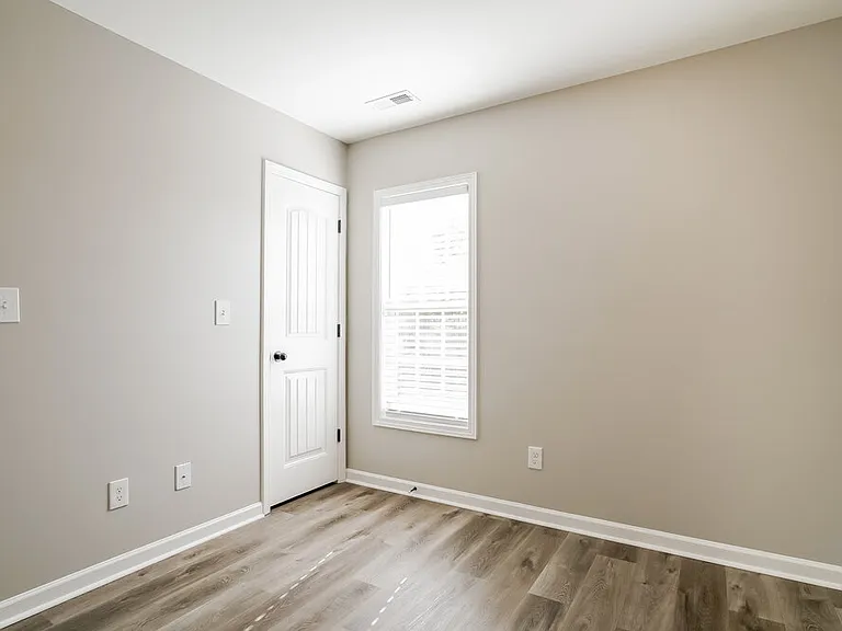 332 Chamberlain Dr — Photo 16
