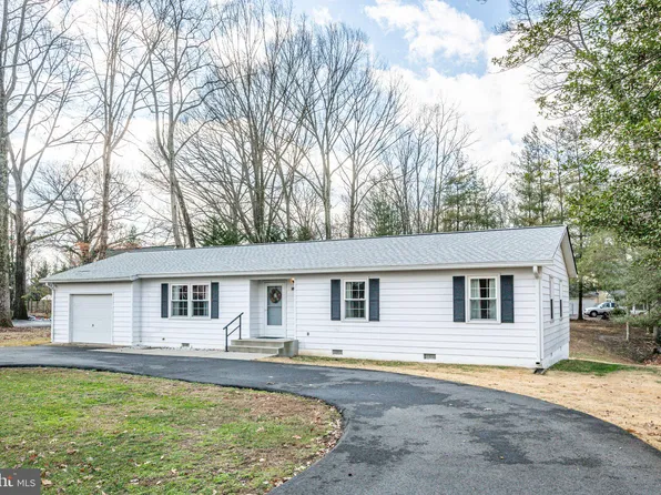 5254 Gordon Dr, King George, VA 22485