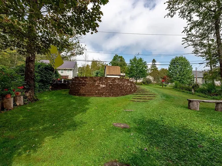 10 Lewis Ave — Photo 18