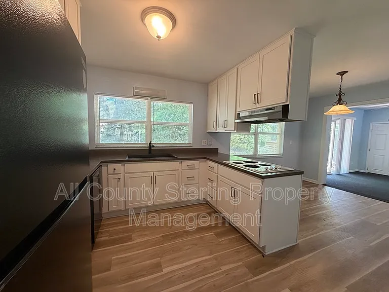 123 NW 26th St — Photo 13