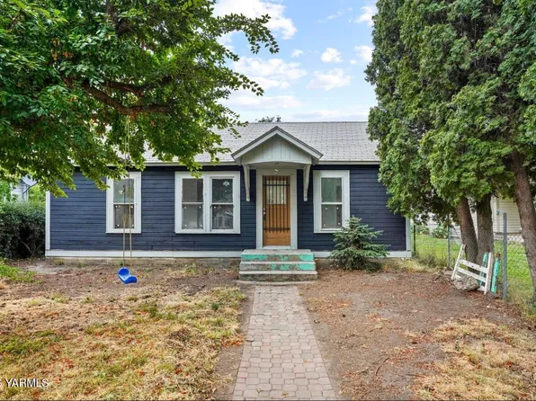 303 S 7th St, Yakima, WA 98901