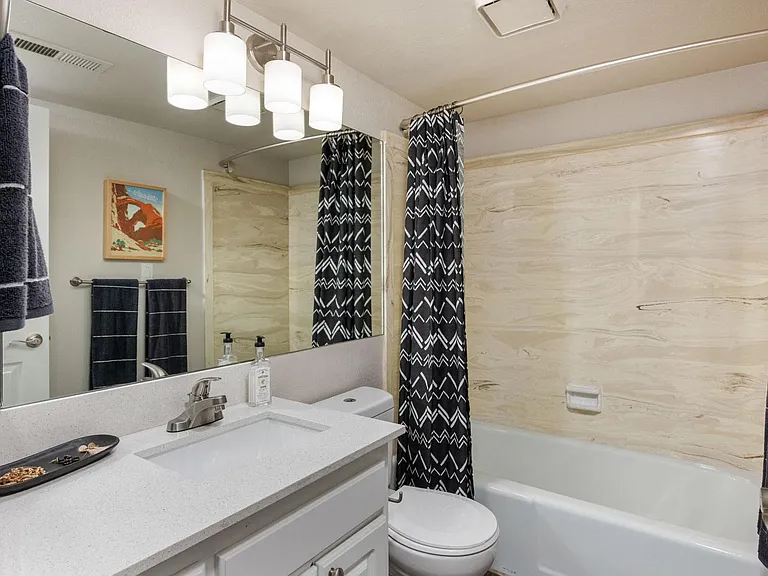 Cobble Creek Apartments — Photo 11